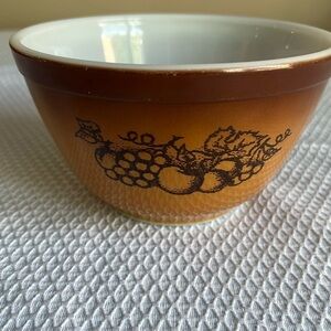 Vintage Pyrex 401 Mixing Bowl Old Orchard 1.5 Pint Nesting Brown